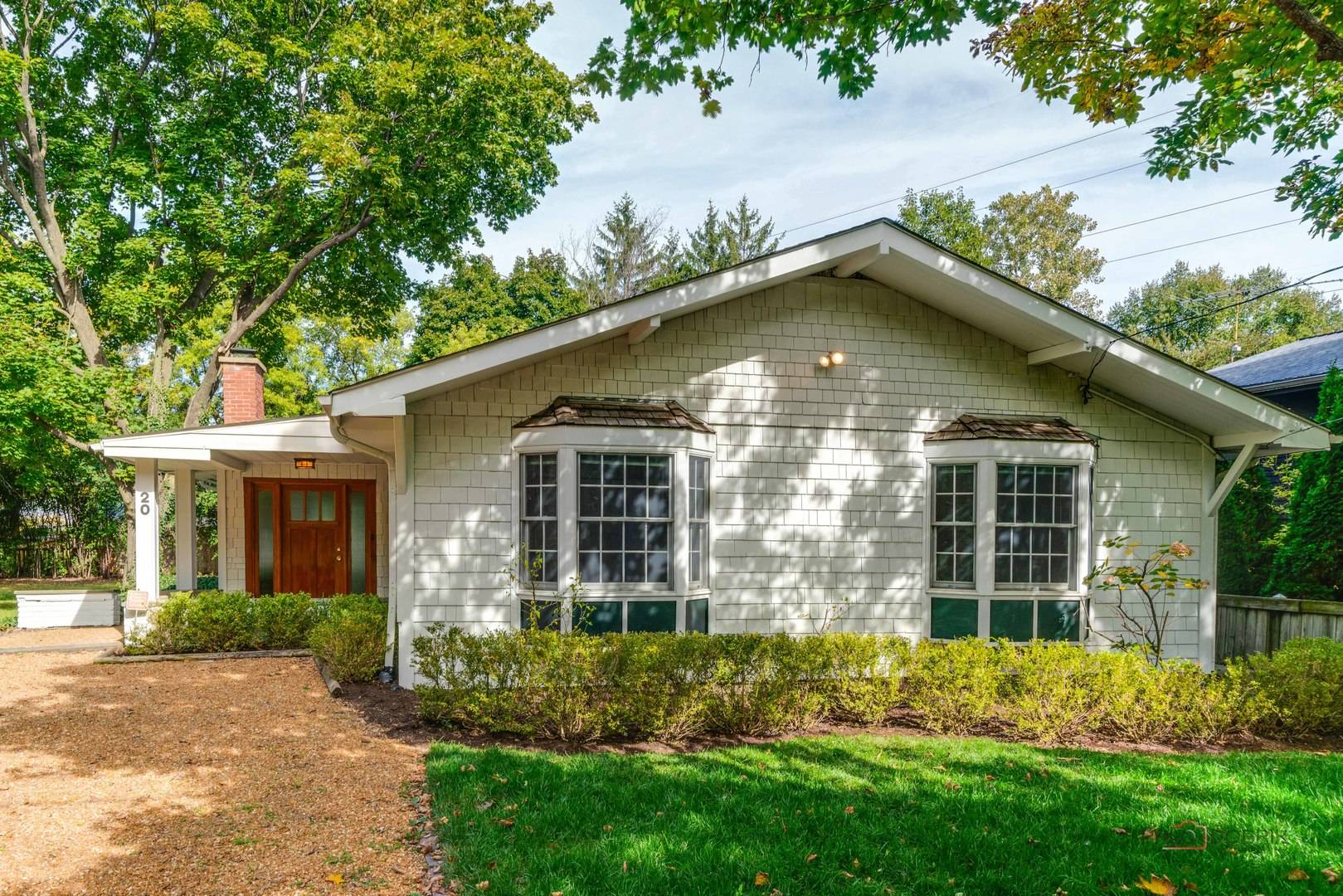 20 W Old Elm RD, Lake Forest, IL 60045