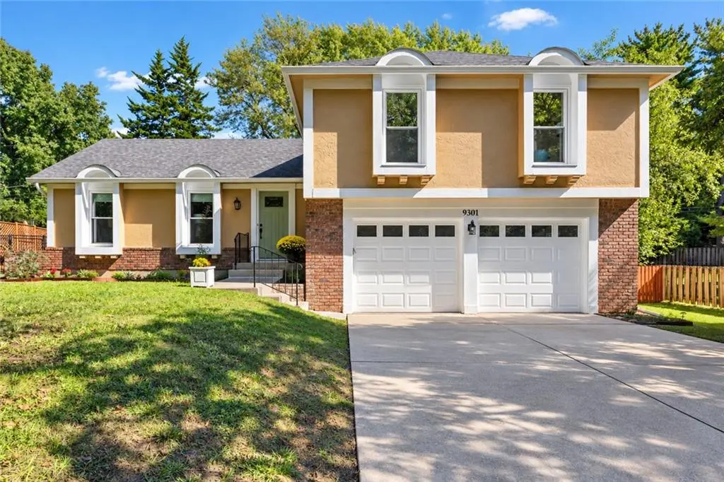 9301 LAMAR AVE, Overland Park, KS 66207