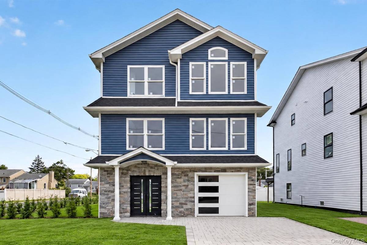 265 Roosevelt AVE, Freeport, NY 11520