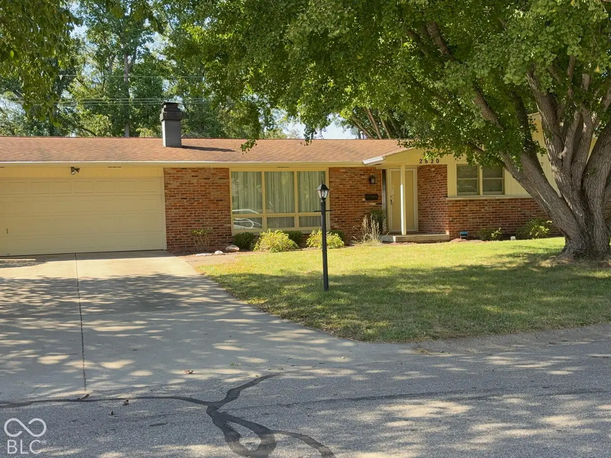 2820 Jordan DR, Columbus, IN 47203