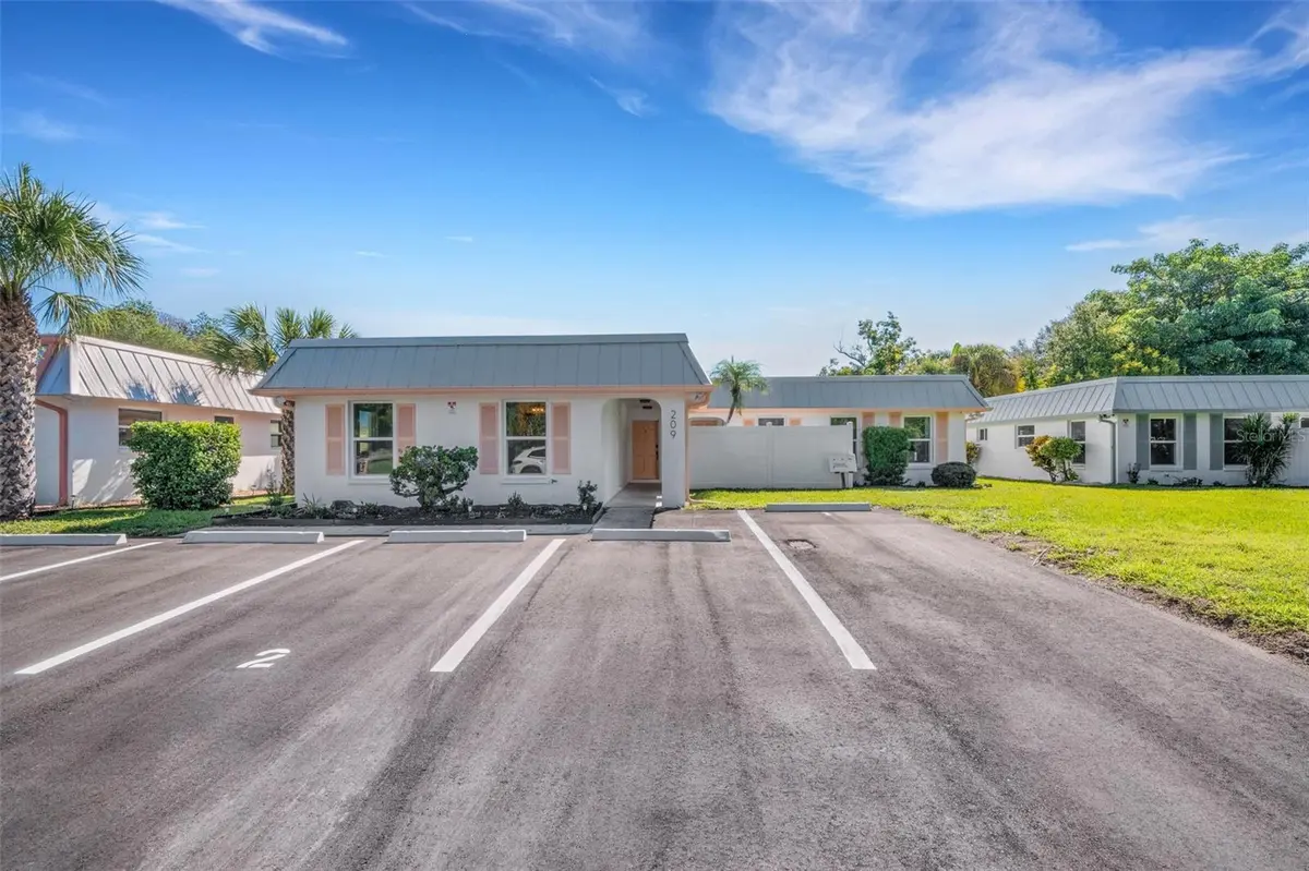 209 BEL FOREST DR #3, Belleair Bluffs, FL 33770