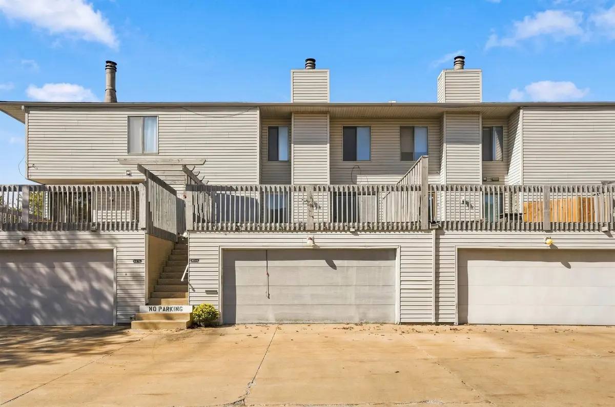 4214 Kris Line DR, Waterloo, IA 50701