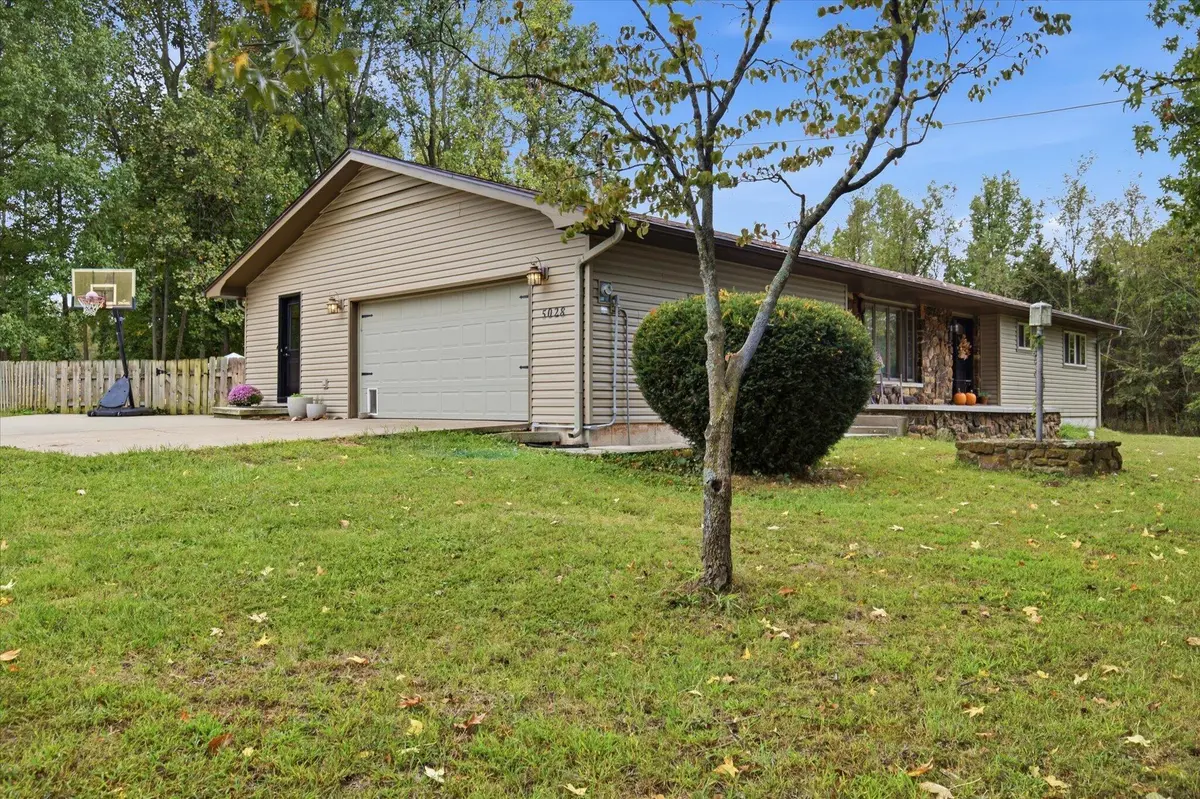 5028 N Farm Road 159, Springfield, MO 65803