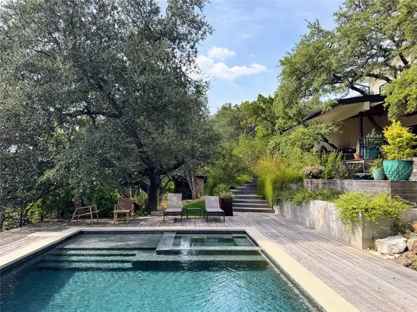 1001 Live Oak Ridge RD, West Lake Hills, TX 78746