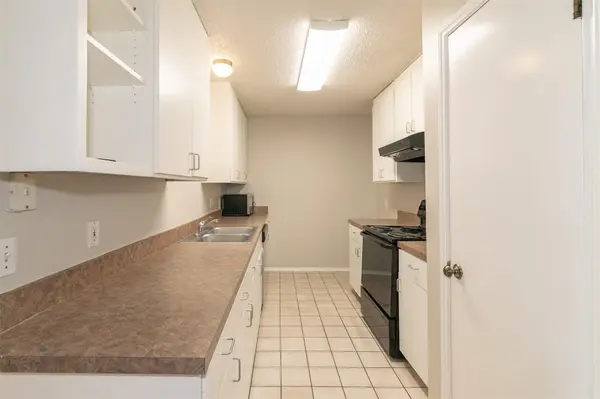 420 Sailmaster ST #B, Lakeway, TX 78734