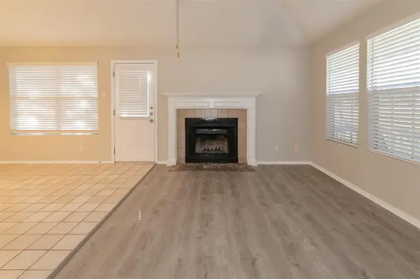 420 Sailmaster ST #B, Lakeway, TX 78734