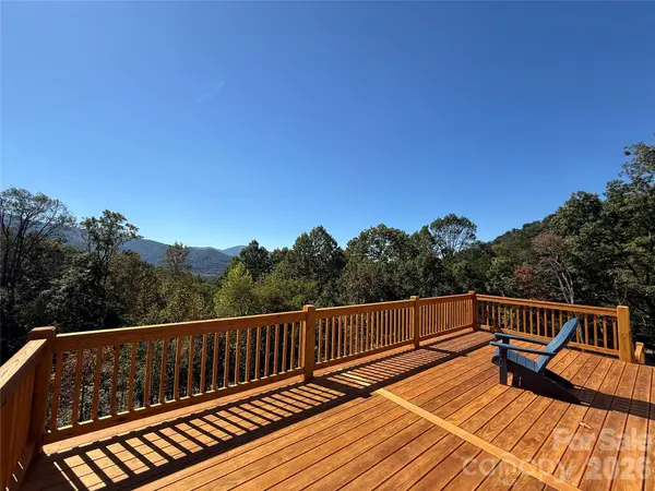 9 Nellie Bell LN, Swannanoa, NC 28778