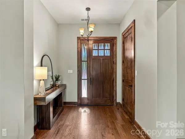 50 Hallett CT, Asheville, NC 28803