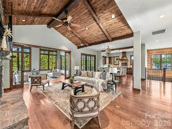 50 Hallett CT, Asheville, NC 28803