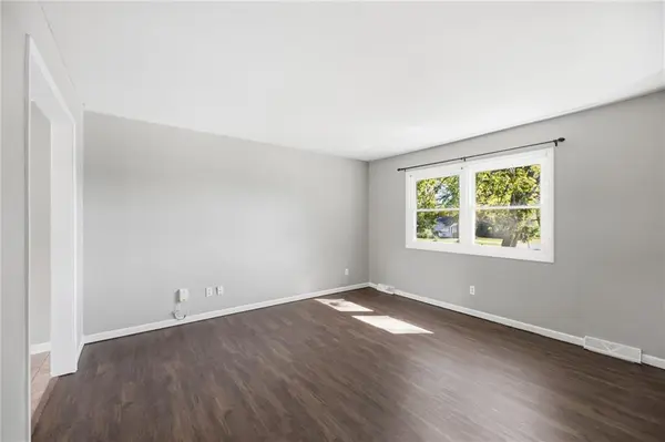 300 W Johnson ST, Spring Hill, KS 66083