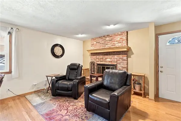 363 E Lowell ST, Claycomo, MO 64119