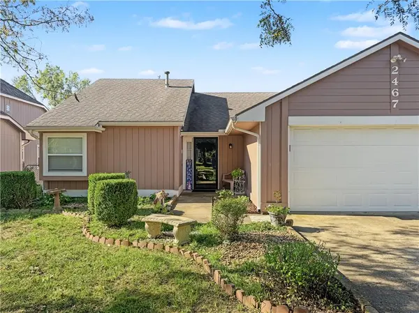 2467 Brookside DR, Lawrence, KS 66047