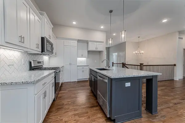 15627 Austin CT, Basehor, KS 66007
