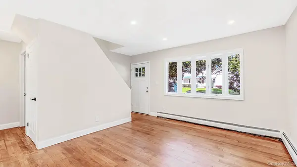 370 Boulder ST, Ronkonkoma, NY 11779