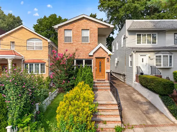 42-05 249th ST, Little Neck, NY 11363