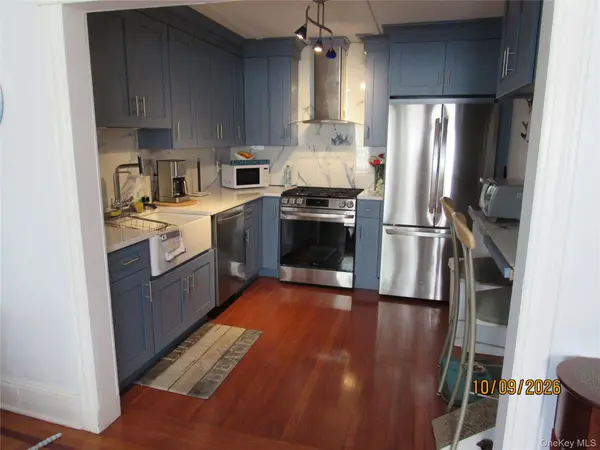 94 Main ST #1, Westhampton Beach, NY 11978