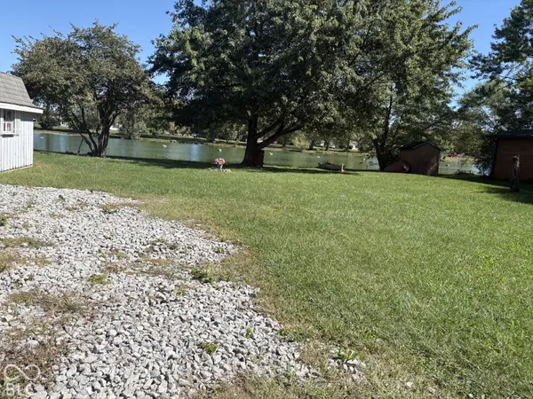 75 Fountain Lake DR, Greenfield, IN 46140