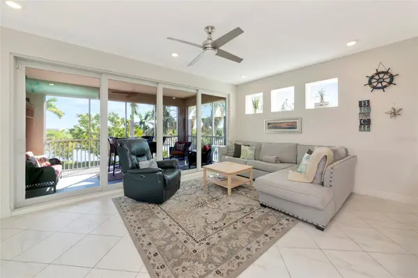 395 ARUBA CIR #203, Bradenton, FL 34209