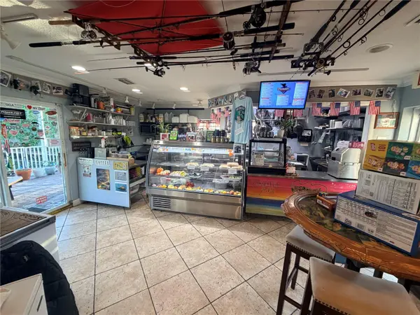 570 BLACKBURN POINT RD #Siesta 25, Osprey, FL 34229