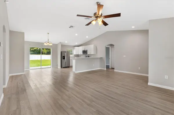 37 GUAVA TERRACE RADL, Ocklawaha, FL 32179
