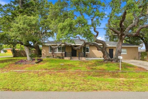 10719 CHEROKEE DR, St Petersburg, FL 33708