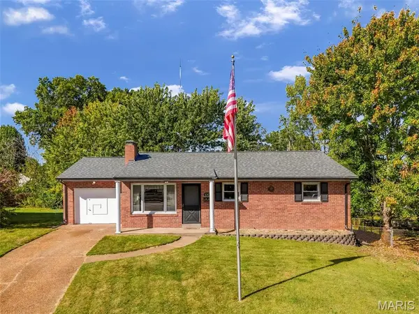 6347 Ashwell DR, St Louis, MO 63123