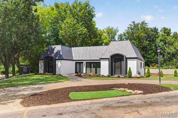 111 Lamoine LN, Belleville, IL 62223