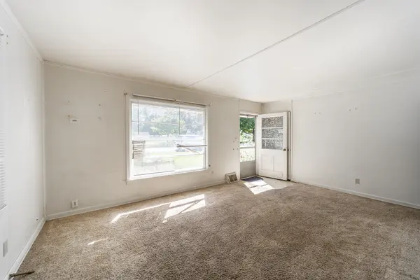 306 W Dearborn ST, Plano, IL 60545