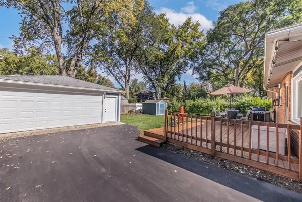 252 W Pleasant Hill BLVD, Palatine, IL 60067