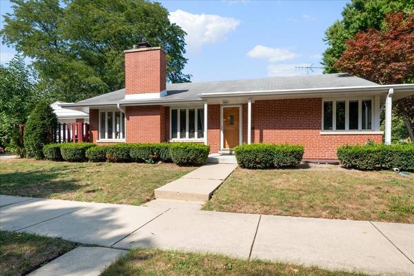 3902 Greenleaf ST, Skokie, IL 60076