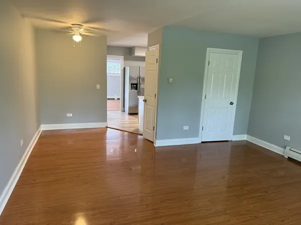 145 Dover DR #14, Des Plaines, IL 60018