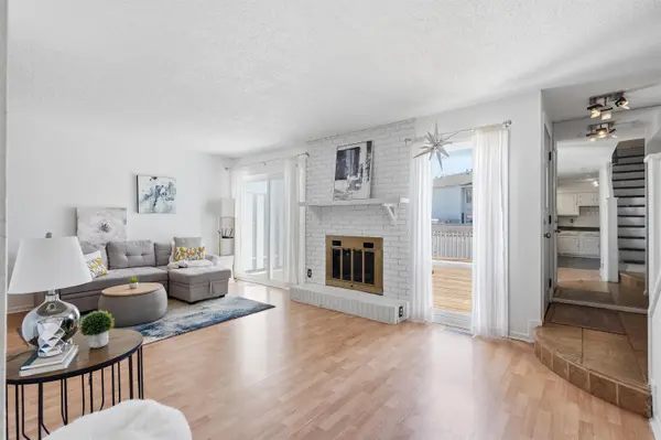 4214 Kris Line DR, Waterloo, IA 50701