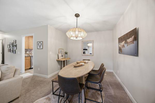 38 Jewel LN N, Plymouth, MN 55447