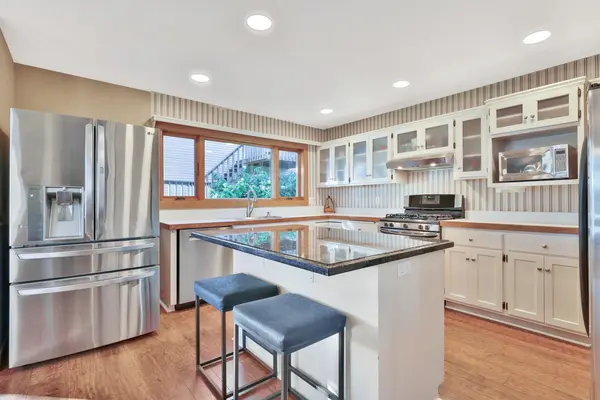 31137 Peninsula AVE, Lindstrom, MN 55045