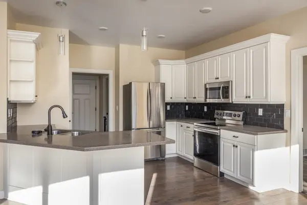 532 PATRICK LN, Pulaski, WI 54162