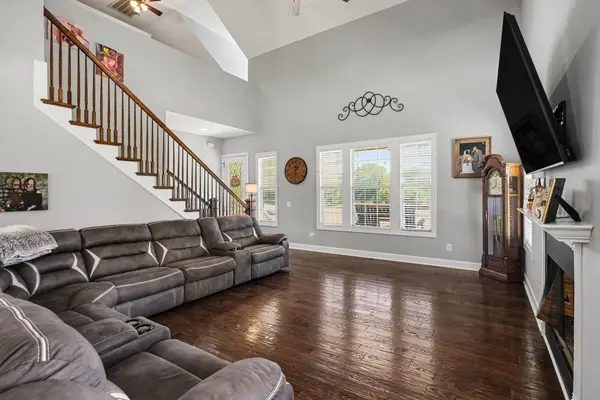 168 Camaro Dr, Chapmansboro, TN 37035