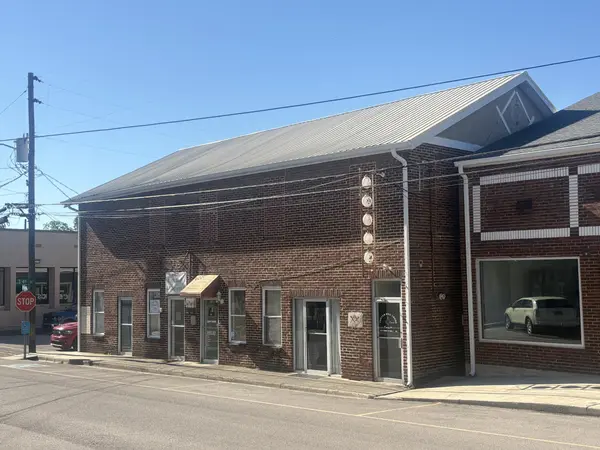 101 W Market St, Smithville, TN 37166