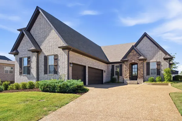 971 Luxborough Dr, Hendersonville, TN 37075