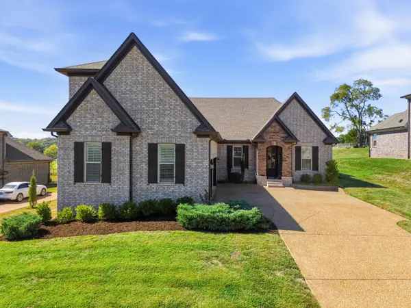 971 Luxborough Dr, Hendersonville, TN 37075
