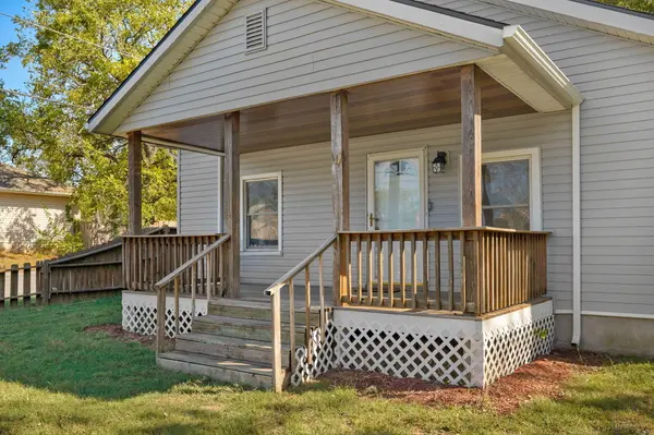 1352 N Ethyl AVE, Springfield, MO 65802