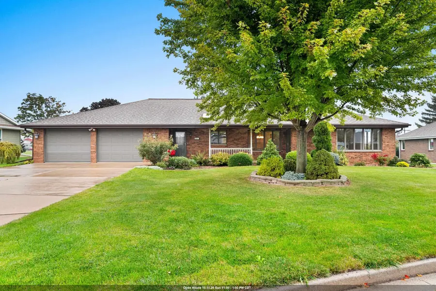 824 RALPH ST, Luxemburg, WI 54217