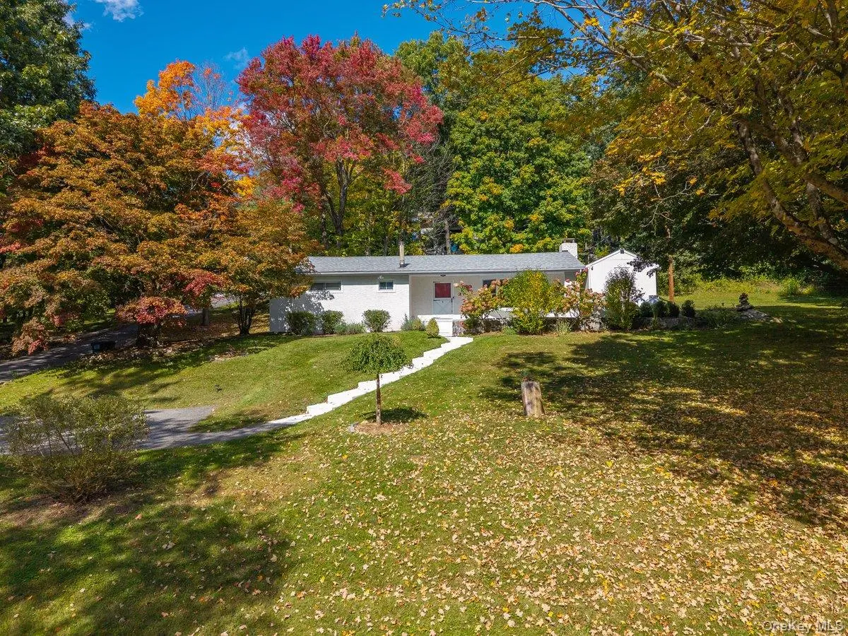 18 Blueberry Hill RD, Mahopac, NY 10541