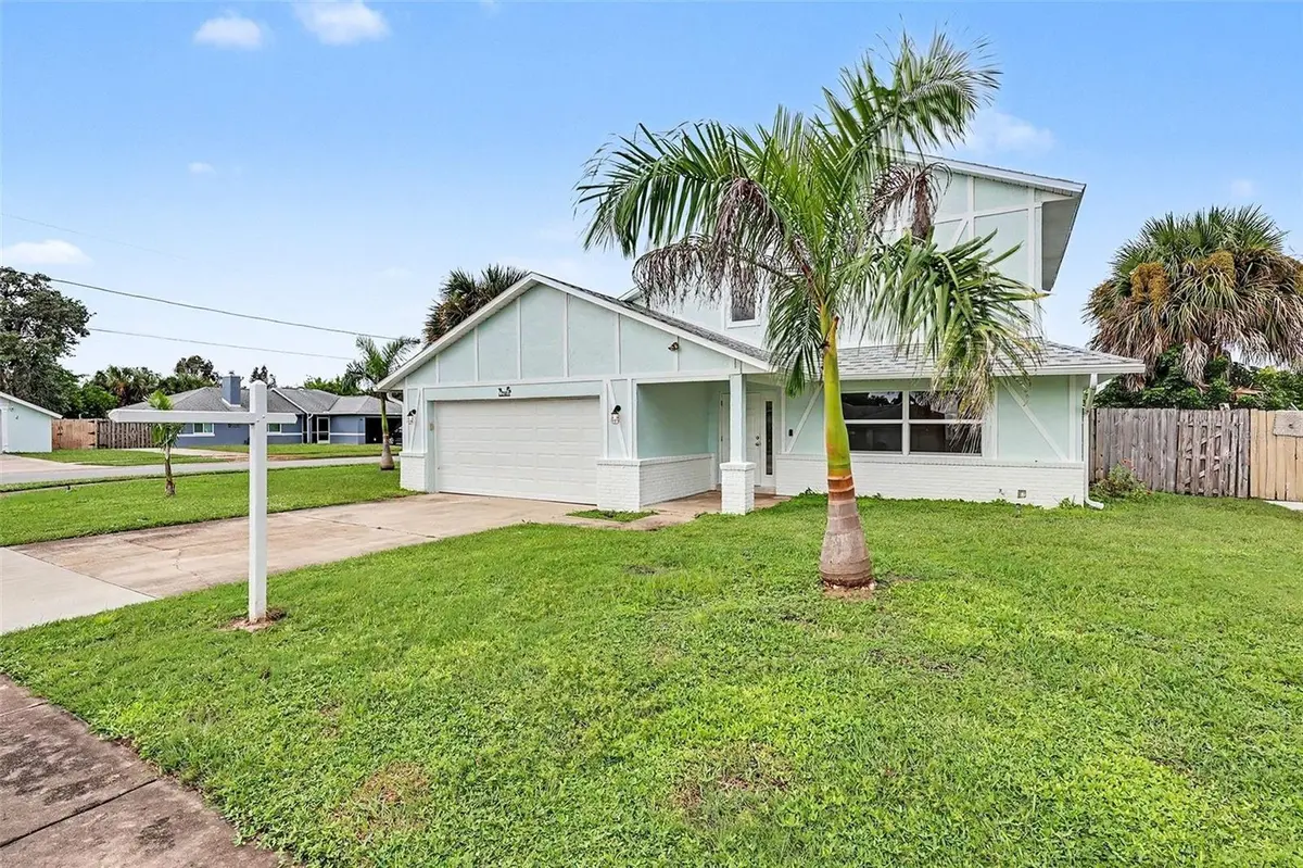 2700 RAINTREE LAKE CIR, Merritt Island, FL 32953