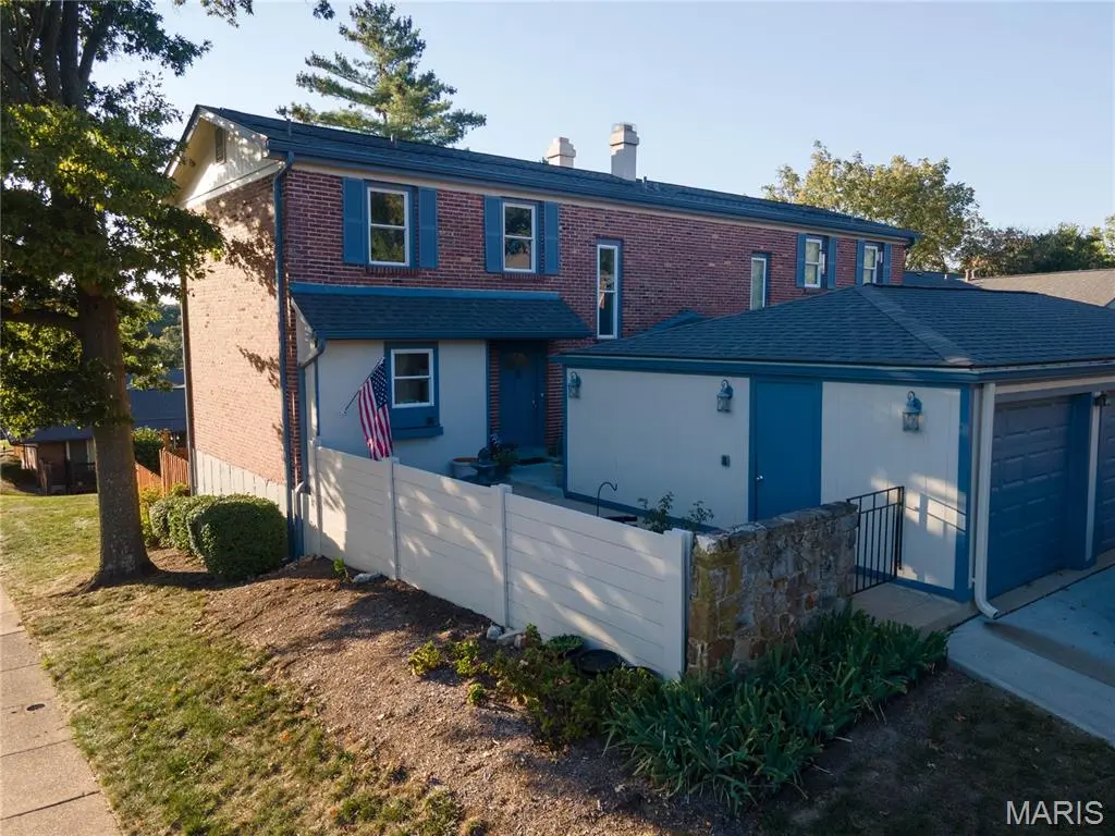 979 Conestoga DR, Manchester, MO 63021
