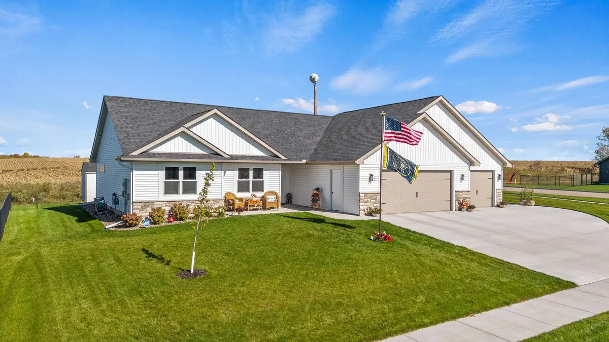 1895 Otter WAY, New Richmond, WI 54017
