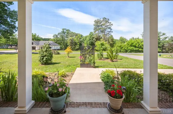 1240 Gladden CIR, Forest, VA 24551