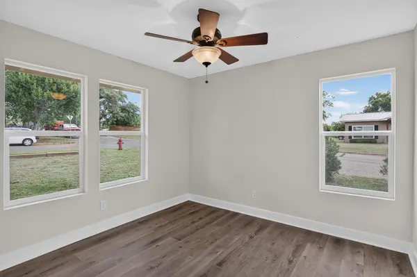 1109 Hickory ST, Llano, TX 78643