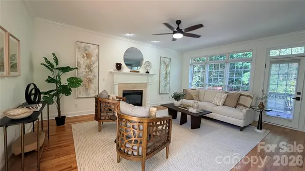 2910 Providence View LN, Charlotte, NC 28270