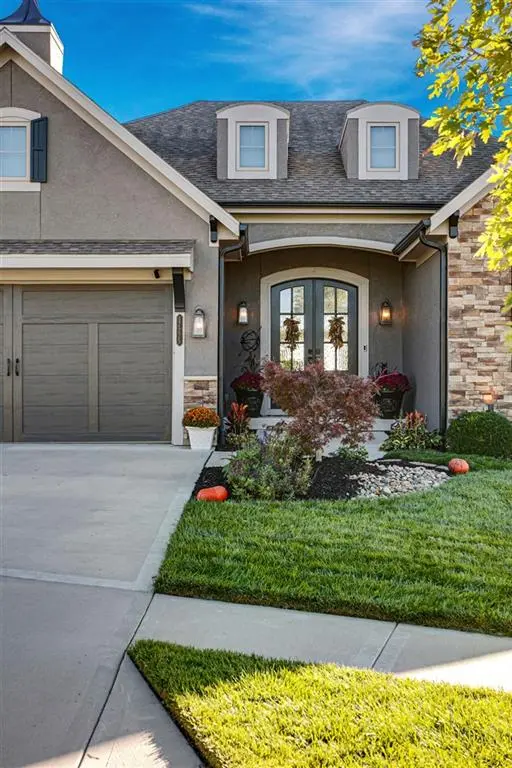 17225 Bradshaw ST, Overland Park, KS 66283