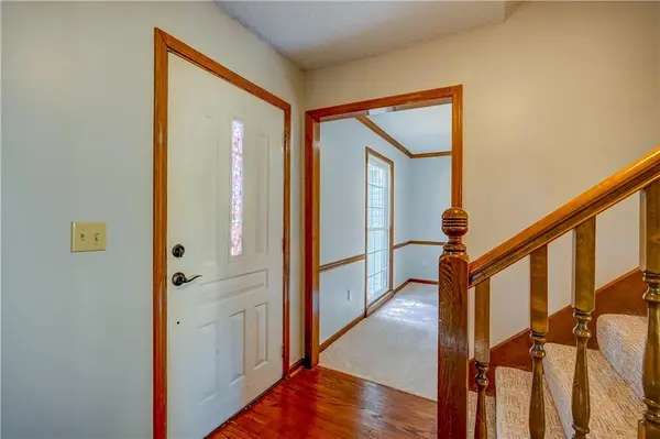9208 Swarner DR, Lenexa, KS 66219